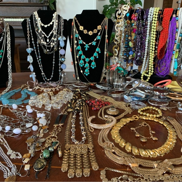 1/2 Pound Jewelry Lot - Picture 4 of 16
